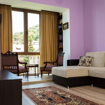Chic Apartment Brasov Bagian luar foto