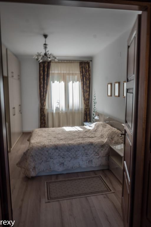Chic Apartment Brasov Bagian luar foto