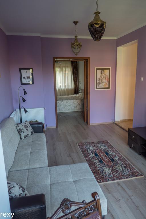 Chic Apartment Brasov Bagian luar foto