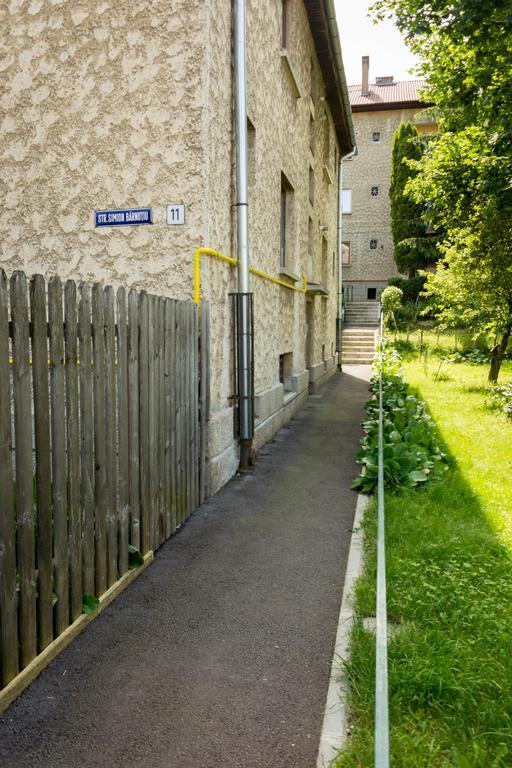 Chic Apartment Brasov Bagian luar foto