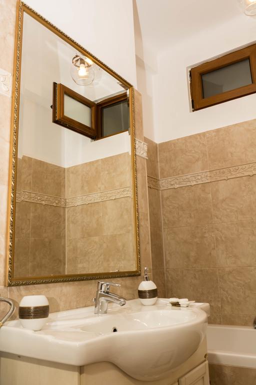 Chic Apartment Brasov Bagian luar foto