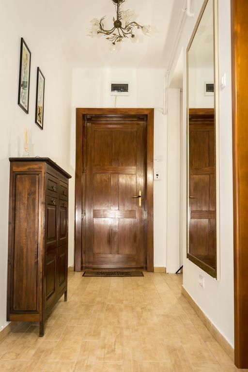 Chic Apartment Brasov Bagian luar foto