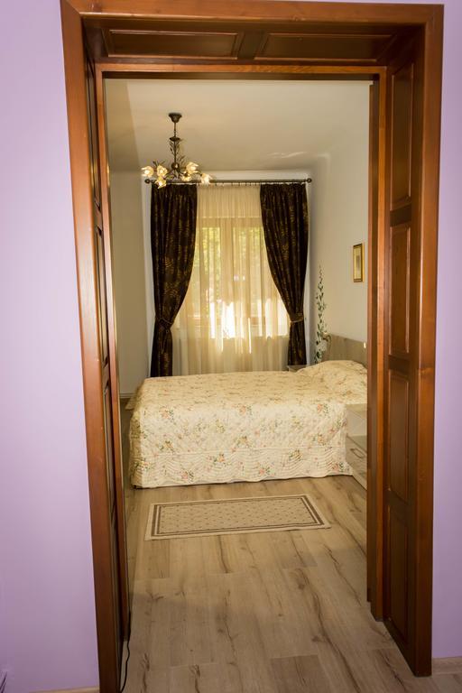 Chic Apartment Brasov Bagian luar foto